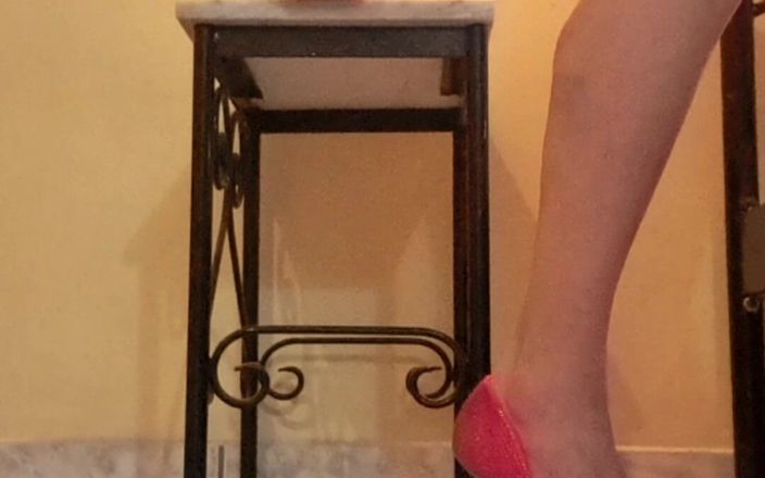 covo_sissy_cross: Aku butuh ukuran yang lebih besar!!