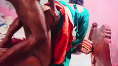 Puja bhabhi hot: Futai în pat pe la spate