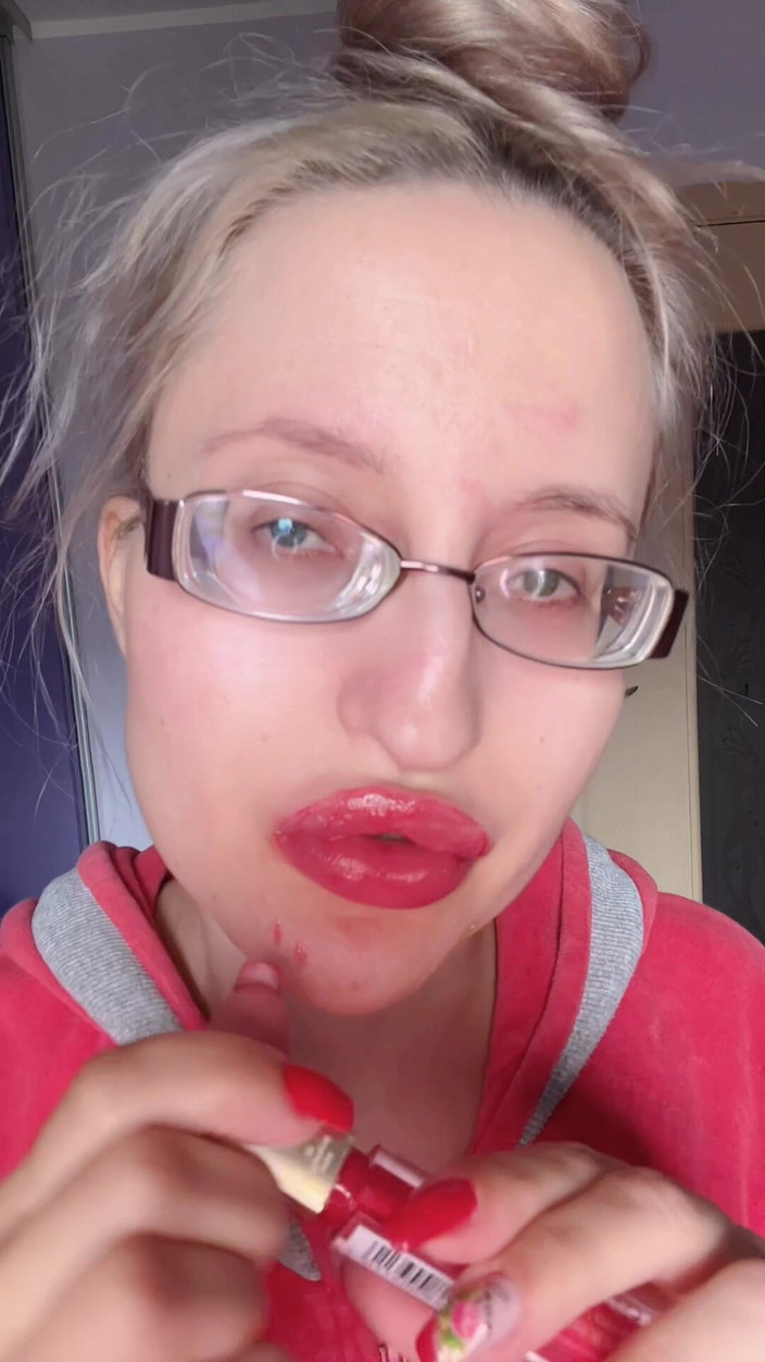 FinDom Goaldigger: Asmr jí banánovou růžovou rtěnku - rty fetiš jídlo fetiš fetiš...
