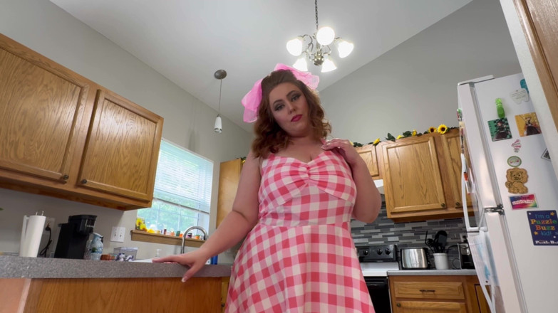 KinkyKatie: Une MILF BBW Fait Jouir Son Beau-fils Pervers Après Avoir...