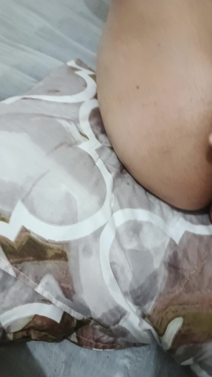 AlarmedFriction635: Dost ki biwi Ghar Pe Akele Gulabi mi in mutandine