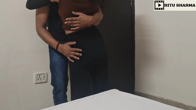 Ritu Sharma: Indische muslimische stiefschwester sana wird von jungem amateur-stiefbruder im doggystyle...