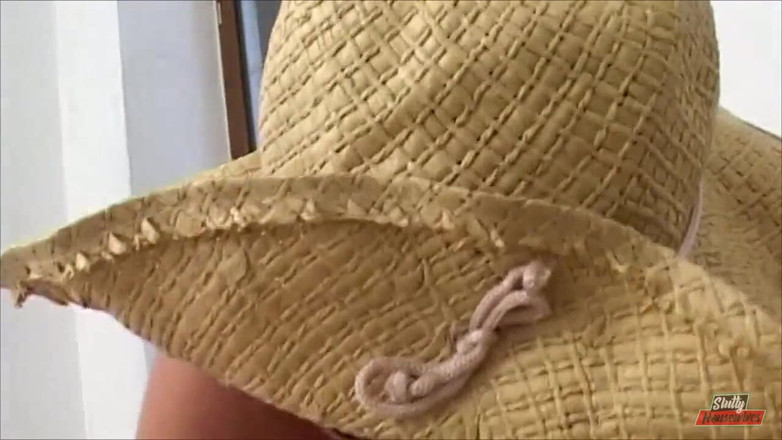 Vere Casalinghe Italia.: Dirty MILF gets fucked fat and hairy pussy