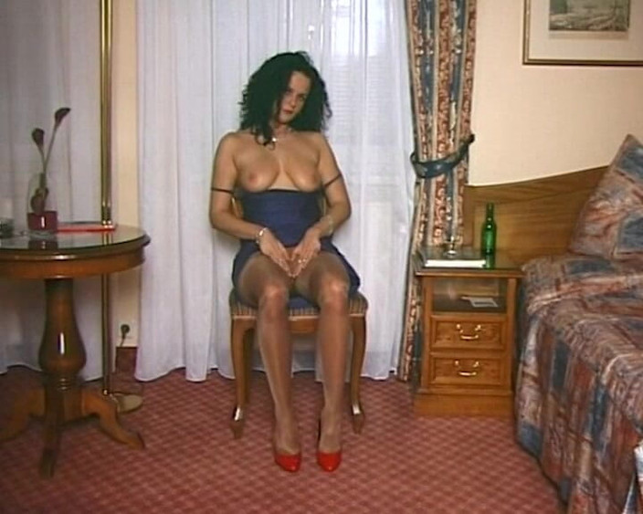 BB Video - Vintage Story: Deutsche MILf-amateurin solo weiblicher fetisch, große möpse, brünette