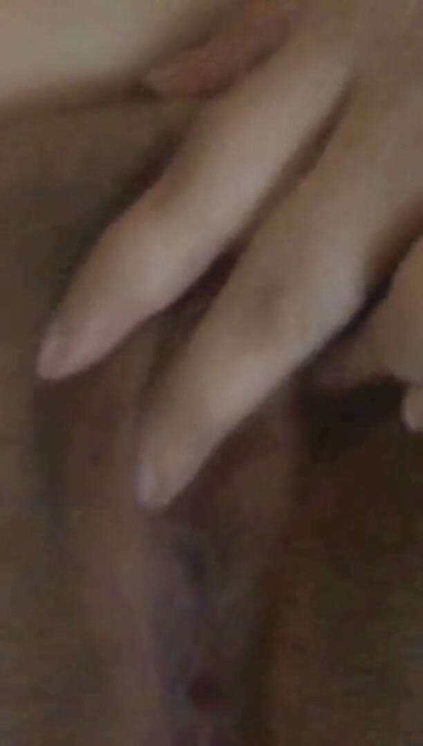 Indian fuck queen: WildEnglishBBW enjoying rubbing my clit