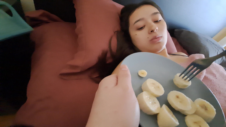 Miss Squirting: 手术后妻子潮吹并从她的护士那里得到颜射