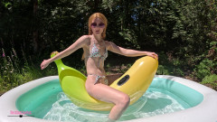 Destination Kat: Banane float-buckel