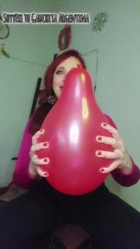 Sledujte, jak si popíjím balónky!! Pomsta za balón fetiš pokračuje! JOI