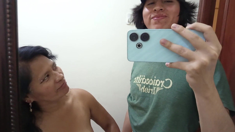 Moo DBOXXX: Olha como sua esposa masturba meu pau e ela ama,...