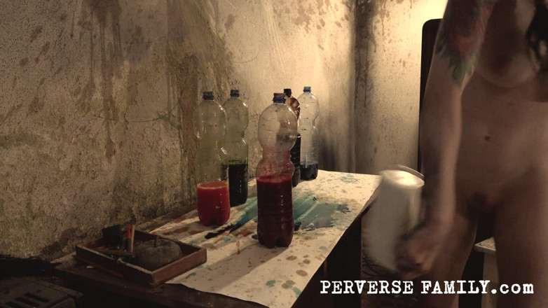 Perverse Family: Perverse 24.1 (musim 2) Buku Pewarna Anna