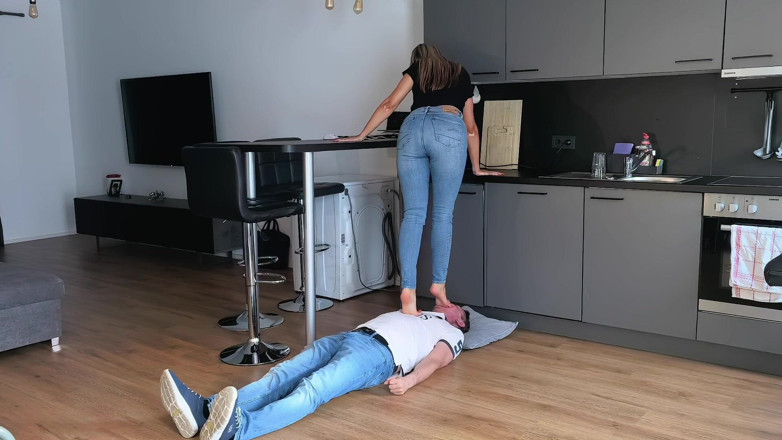 Goddess Lena: Barefoot Trampling