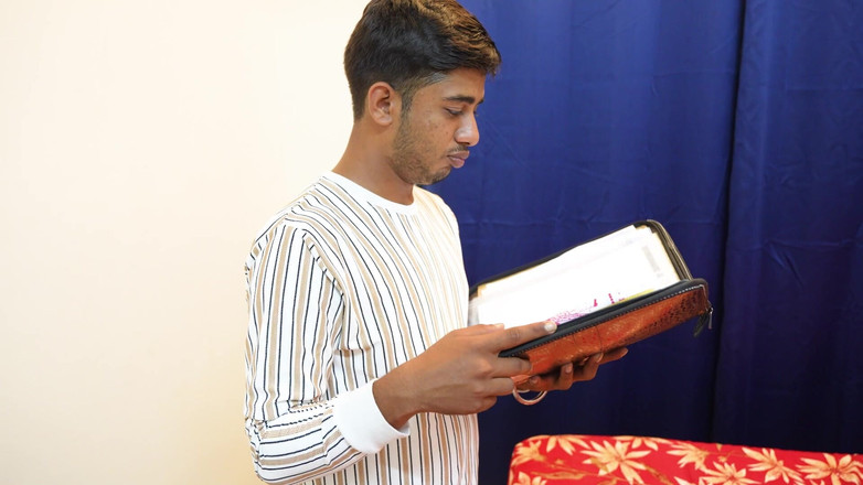 Sexymaal12324: Dzwonię do mojego nastoletniego chłopaka, aby pieprzył się z nim...