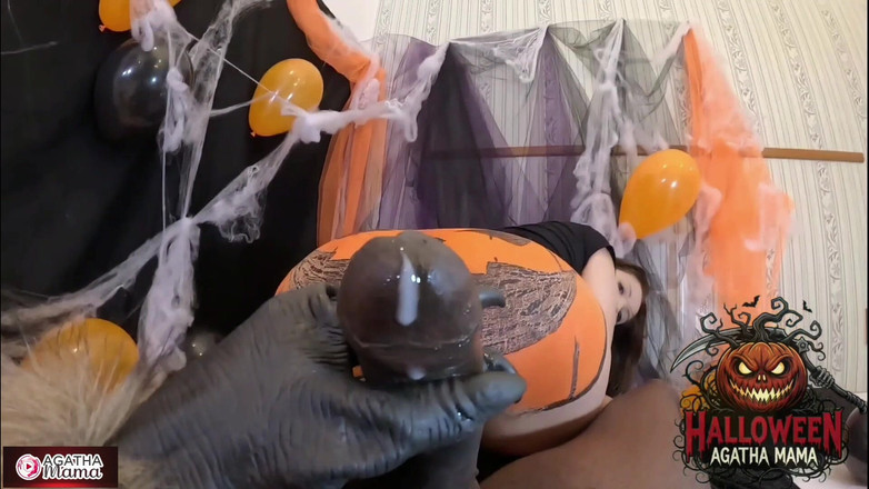 Agatha Mama: Agatha Mama sur A BBC Fucking A Brazilian MILF’s Halloween...
