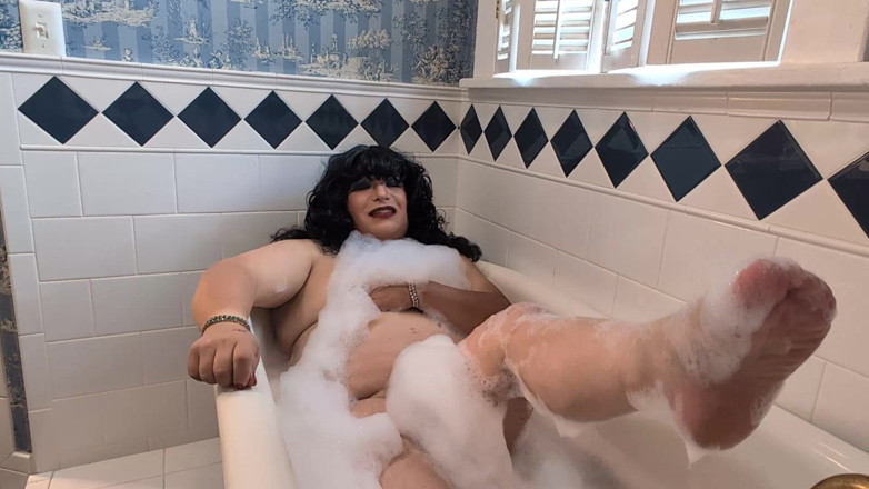 Tongue Lashor 69: Worship My Feet 02