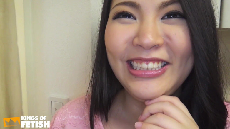 Pure Japanese adult video ( JAV): Tetona japonesa mama a un chico tímido con gran polla...