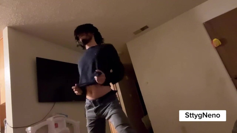 Xooshua (xblue18): Tôi muốn một người bạn trai như anh ấy đụ tôi trong đít...