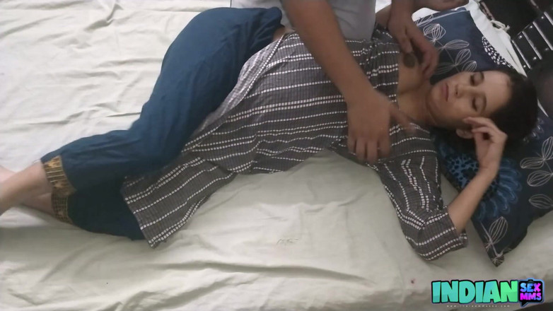 Your Preeti: Indiana esposa se inclina para fazer sexo hardcore de quatro