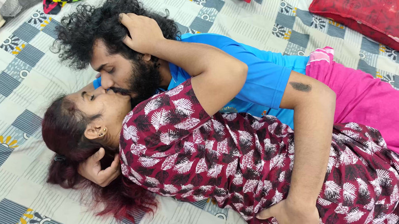 Vaishnavysharunraj: Hot Lip Lock with Ass Lick and Kiss Romance