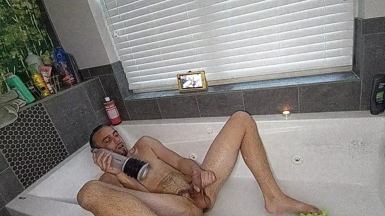Sexy possum: Verveeld als in de hel mijn pik in het bad...