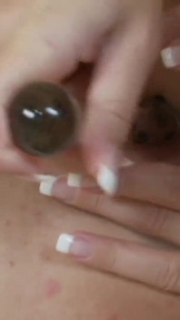 Lesbiene blonde ling pizda și se fut cu vibrator pasional