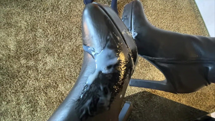 Projectsexdiary: Footjob in leather skirt n ankle boots