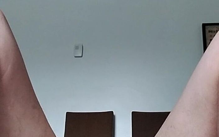 Sluttybottom101: Memek pacarku dientot habis-habisan pakai dildo ukuran kontol raksasa pria...