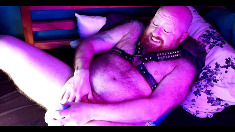 RonBeastlyFTM: Ftm knullar sig själv med en monster dildo