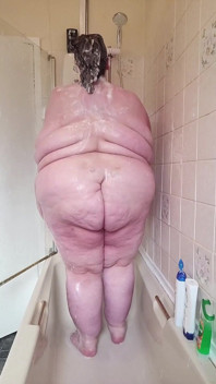 太ったSSBBWシャワーの女神