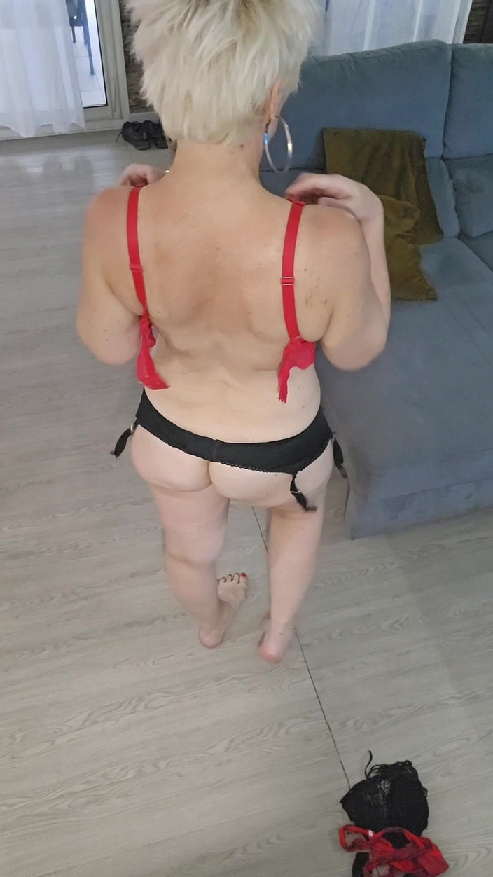 Sofy13: Maintenant Que Je Suis Quasi Nu Tu Viens?