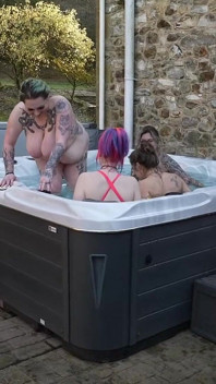 Girls Hot Tub!