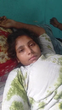 Muh Me Gira Diye nebo Mai Chat Gayi