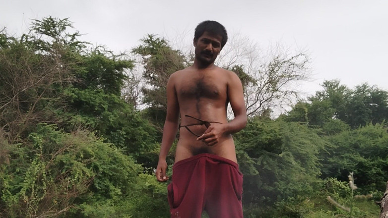 KUMBHA MANOJ KUMAR: Indian Xhard - viviendo solo en el bosque haciendo ejercicios duros