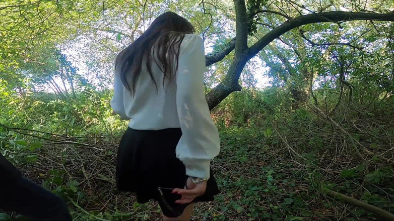 Eye Candy Official: Sex outdoor, nearly got caught