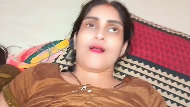 Janvibhabhii: Hintli panjabi kız üvey erkek kardeşi tarafından sikiliyor, Hintli desi kız...