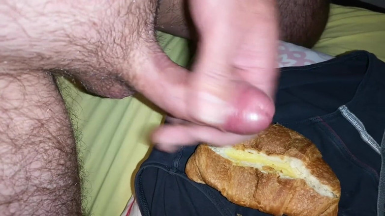 Cicci77: New spermatic breakfast for Cicci77
