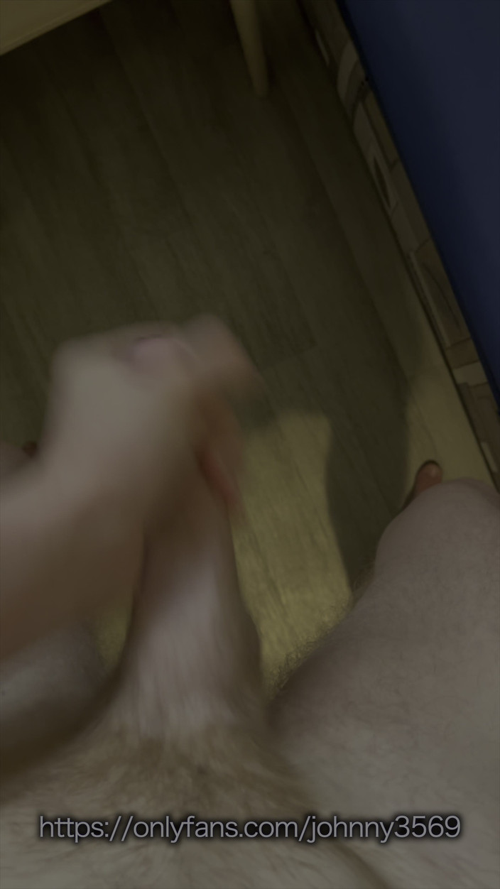 Johnny69227: Teen klukovo tajemství - nadržený Twink masturbuje rychle - velký nesestříhaný penis