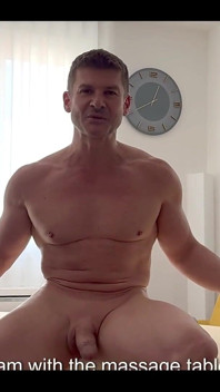 Al entrenador le encanta hacer masaje