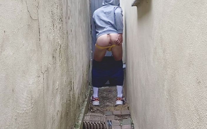 Fuck butty: Fumer Scally lad se branle et tire sa charge dans...