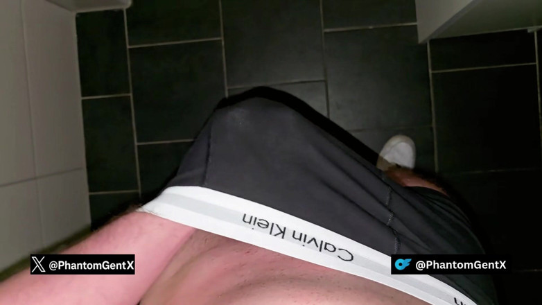PhantomGentX: Ayah tiri Jerman minta kamu untuk crot di dalam memek...