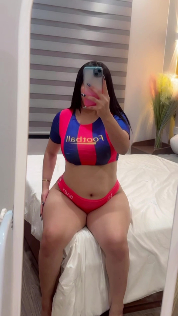 Iranian lara: Barcelona gorąca żona solo