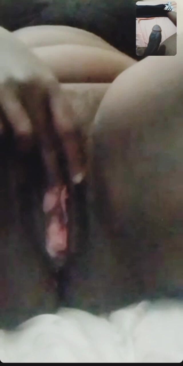 Me and my new slut: Tante girang kulit hitam lagi asik orgasme di panggilan video