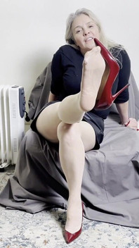Te humillaron los pies de la emperatriz Bella