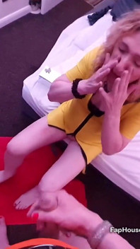 Tuyệt vời cu to tgirl pov hậu môn bareback chơi ba người với một máy bay bà già