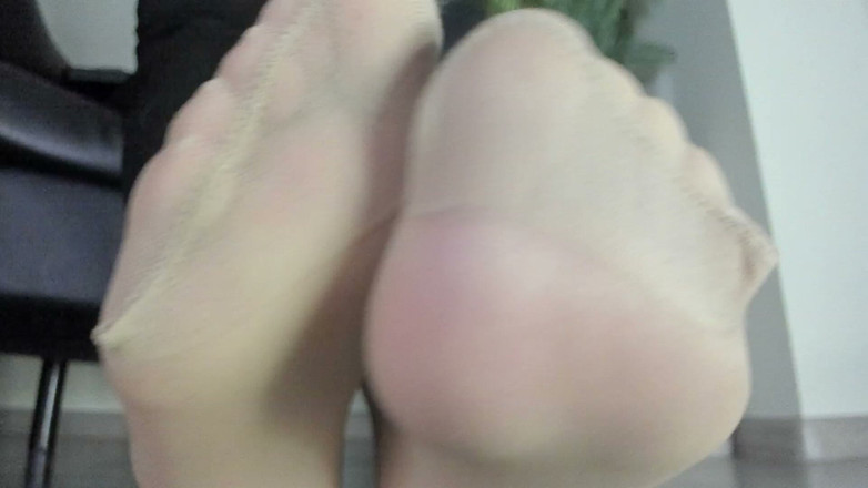 Feet lady: Nilon telanjang yum