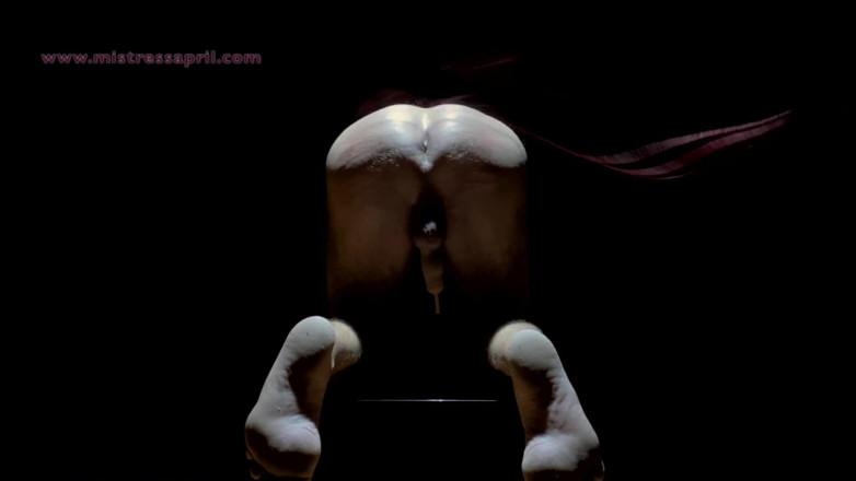 Mistress April: Dominatrix paní April - odstíny zranění
