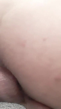 Compilation d’auto-baise démente et de fisting anal par une tapette de sperme