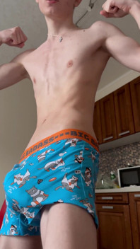 In these gray shorts, I look so sexy, a big dick sticks out of my shorts