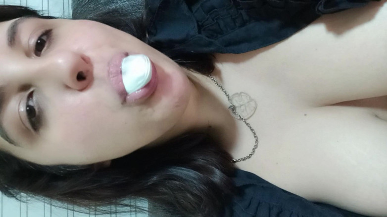 melu_world: Tetek dan bubblegum bermain pada videocall dengan awak - Bunny Looner
