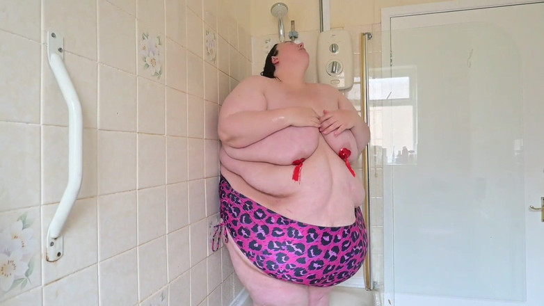 SSBBWLadyBrads: Tlustá bohyně břicho ve sprše Tassles