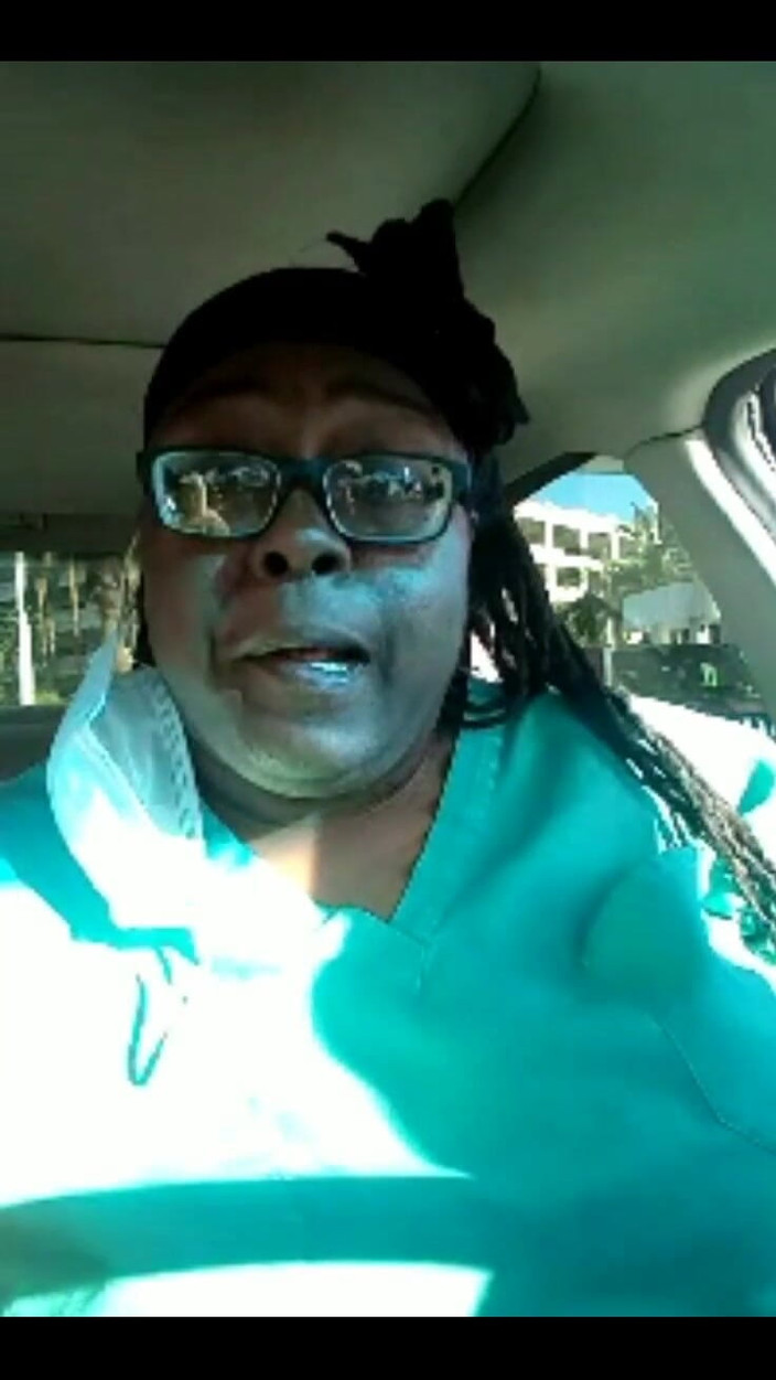 His Queen Suga: 玫瑰震动棒的快速回顾